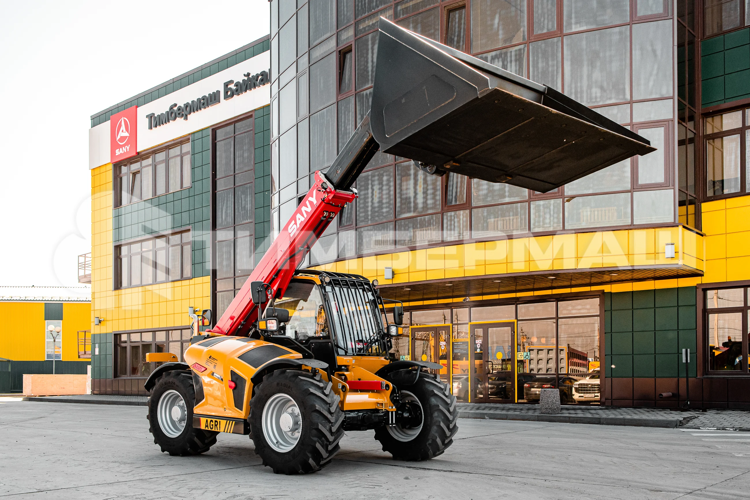 Телескопический погрузчик SANY STH 742 фото 2