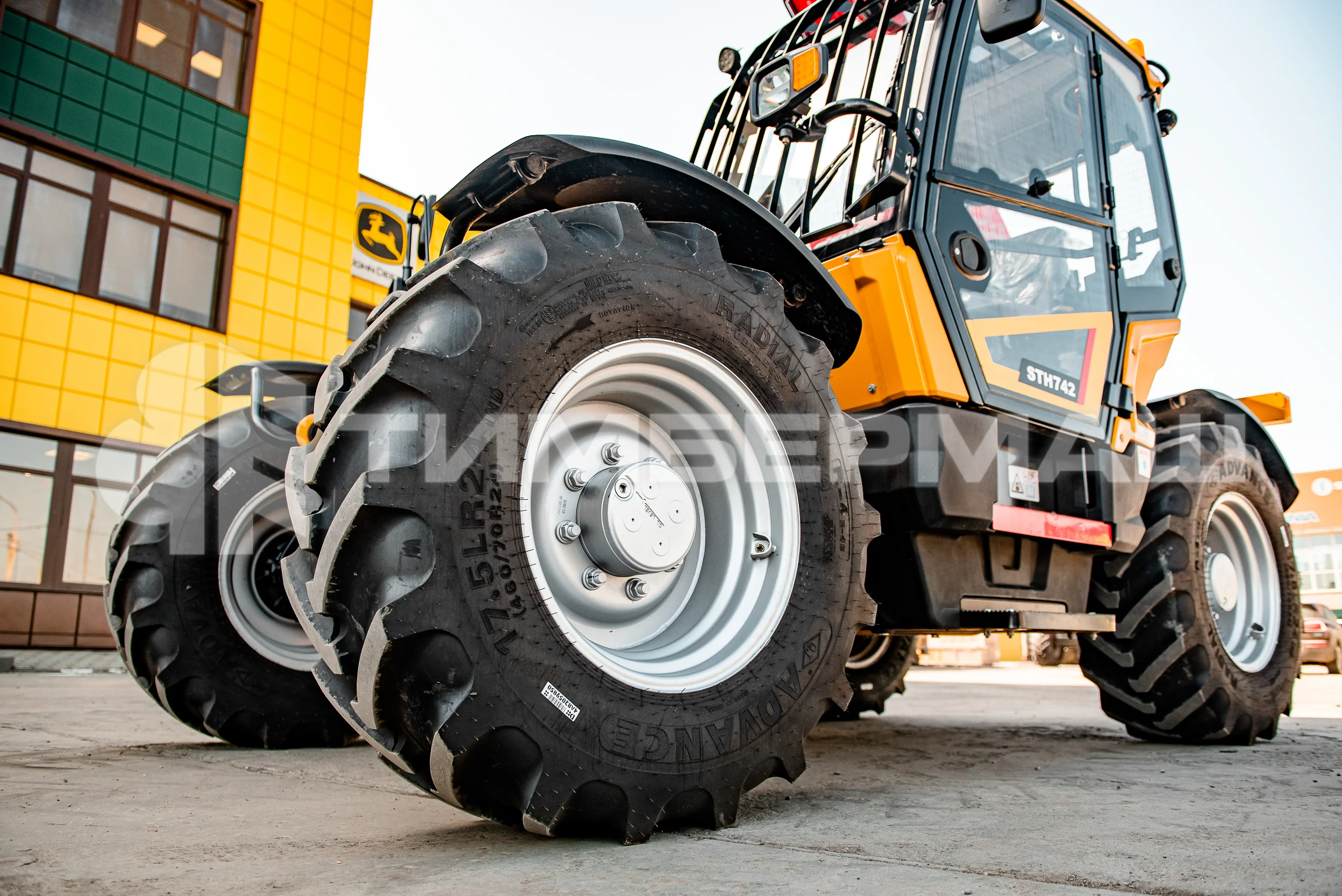 Телескопический погрузчик SANY STH 742 фото 5