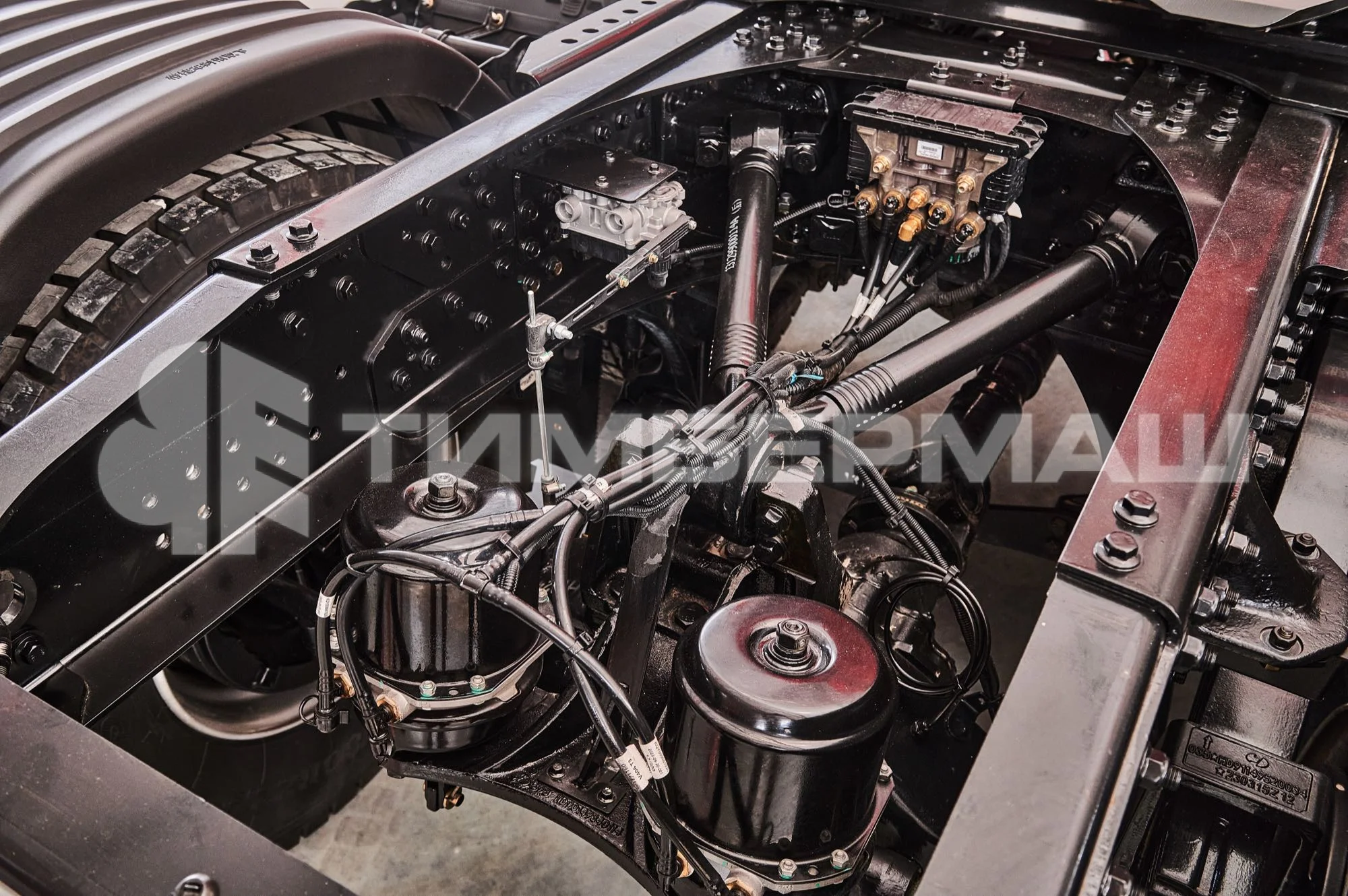 Седельный тягач SANY S585 6x4 фото 6